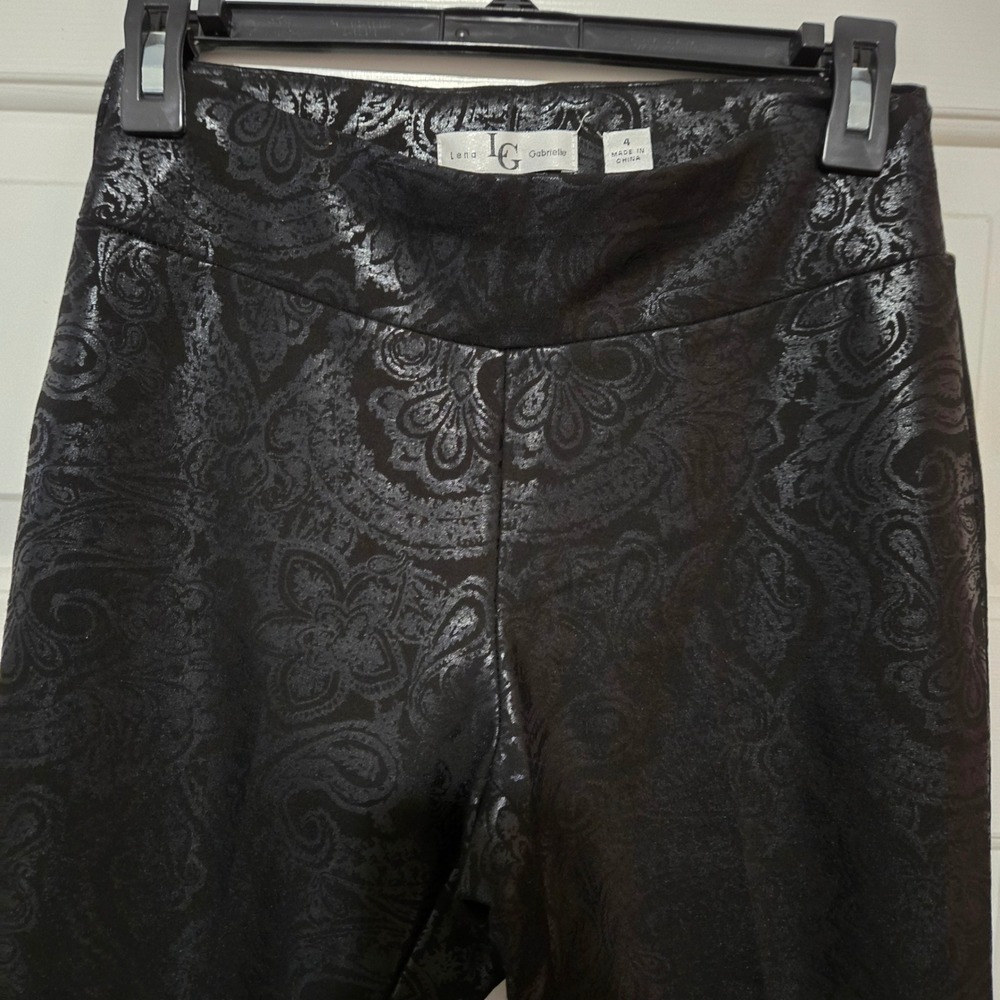 Lena Gabrielle Black Paisley Embossed High Waist Pants Size 4‎